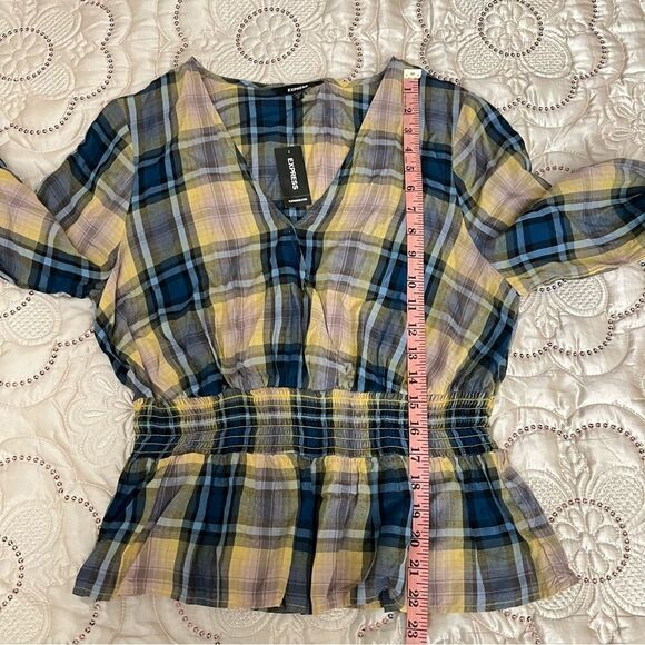 Express Plaid Surplice Peplum Top Blouse NEW Size Medium - Picture 9 of 9